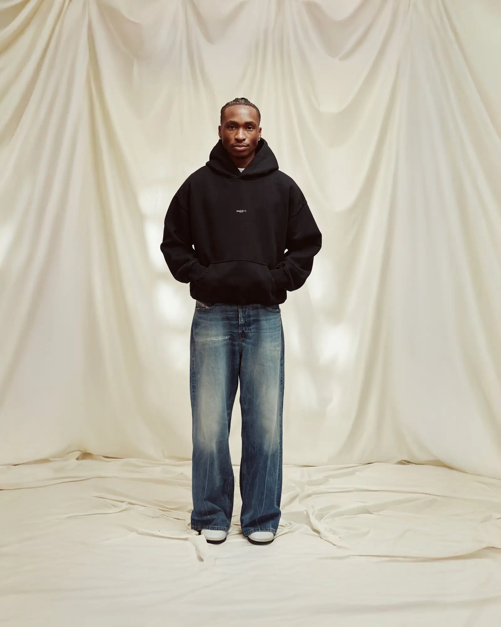 VINTAGE BLACK HOODIE