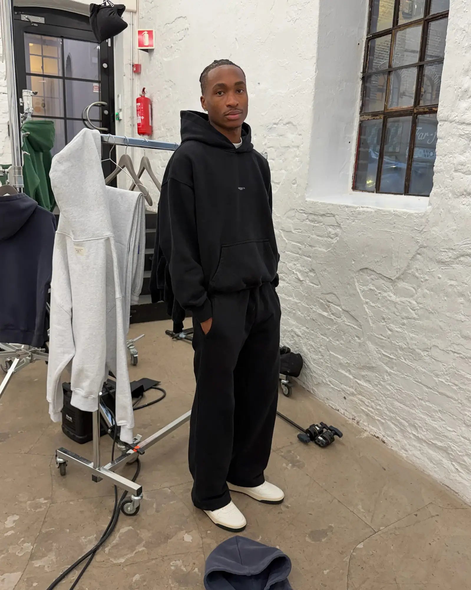 VINTAGE BLACK SWEATS
