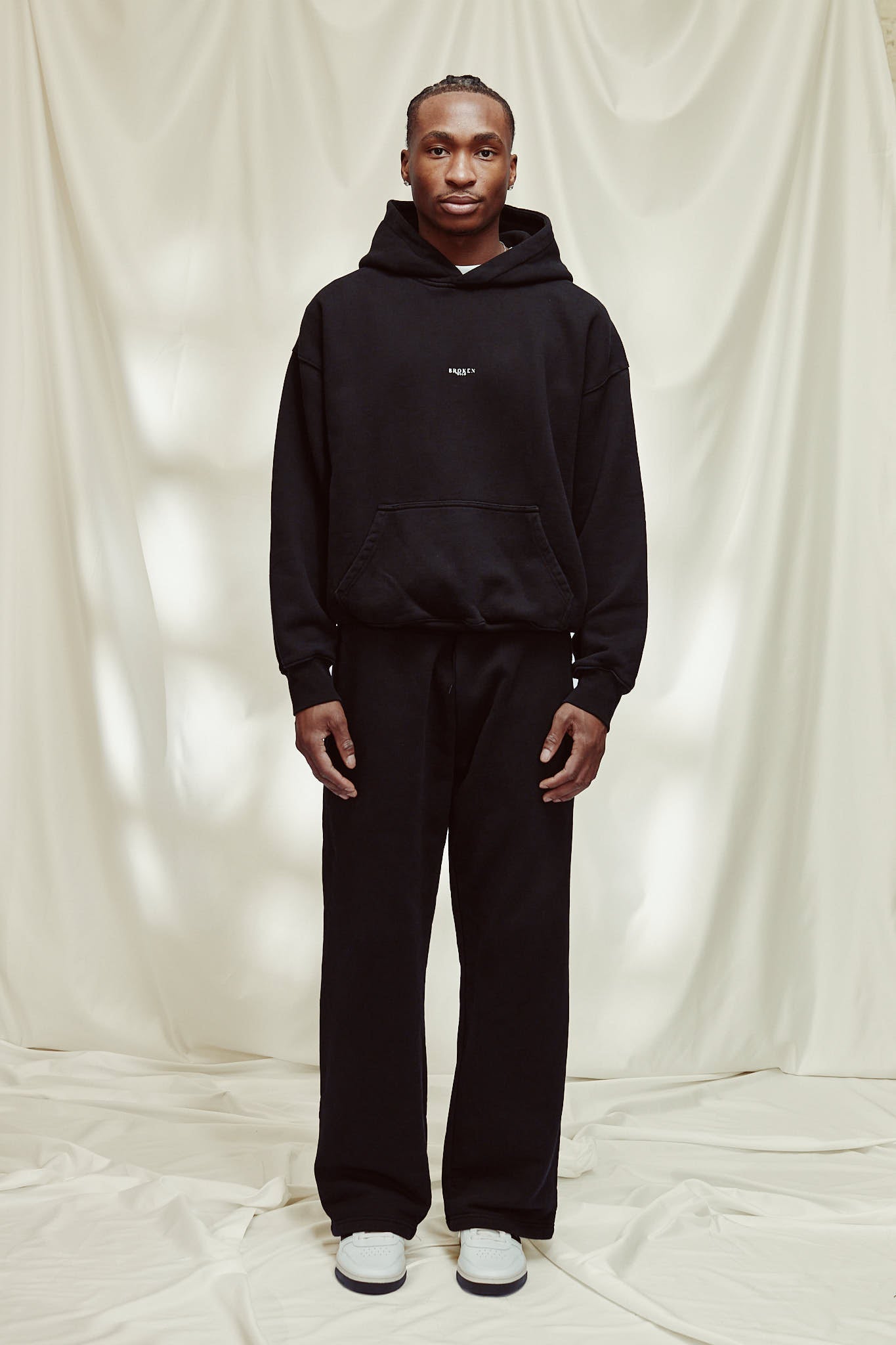 VINTAGE BLACK HOODIE